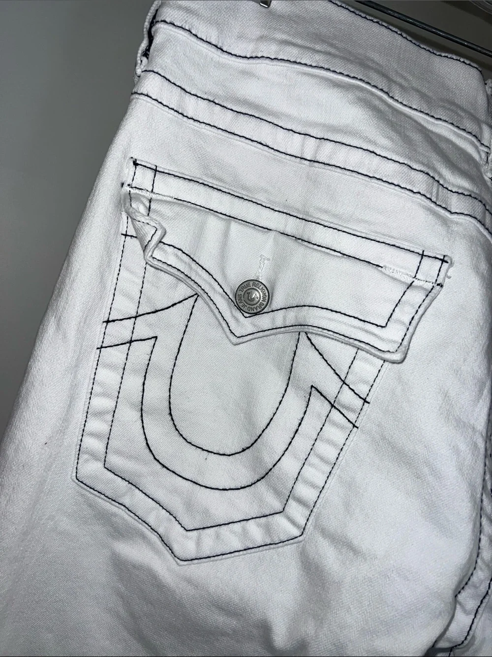 True Religion White Ricky Relaxed Straight Leg Jeans- 34x33